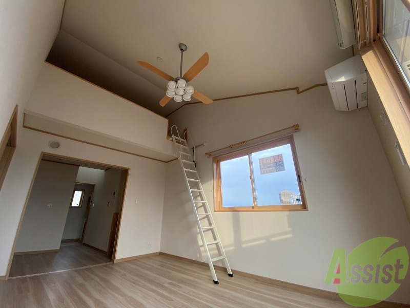その他部屋・スペース　広々としている為寝具を置いてもゆとりがかなりあります。