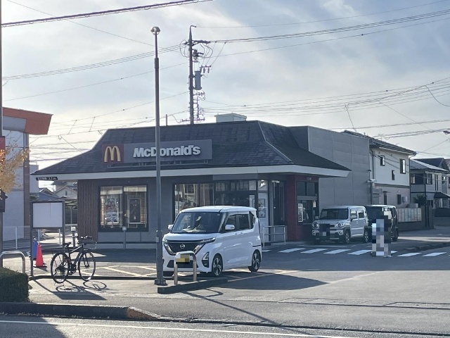 飲食店　マクドナルド焼津店（飲食店）まで513m