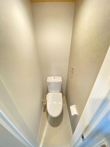 トイレ　※同タイプの写真です
