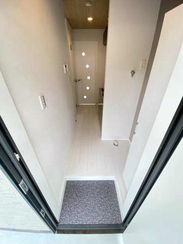 玄関　※同タイプの写真です