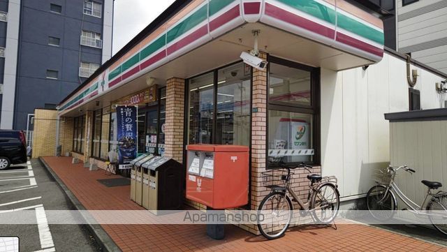 コンビニ　セブンイレブン（コンビニ）まで290m