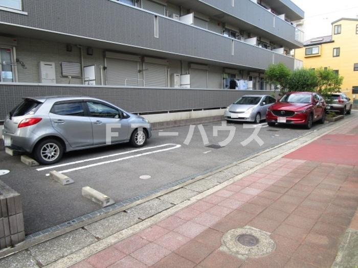 駐車場　駐車場（要空き確認）