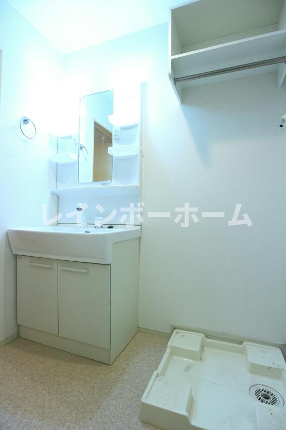 洗面設備　同物件別号室参考写真です。