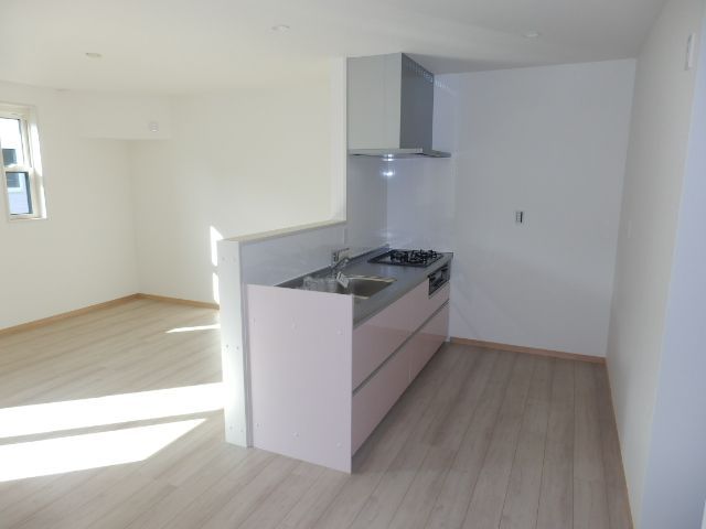 福岡市城南区 2階建 築1年のキッチン写真