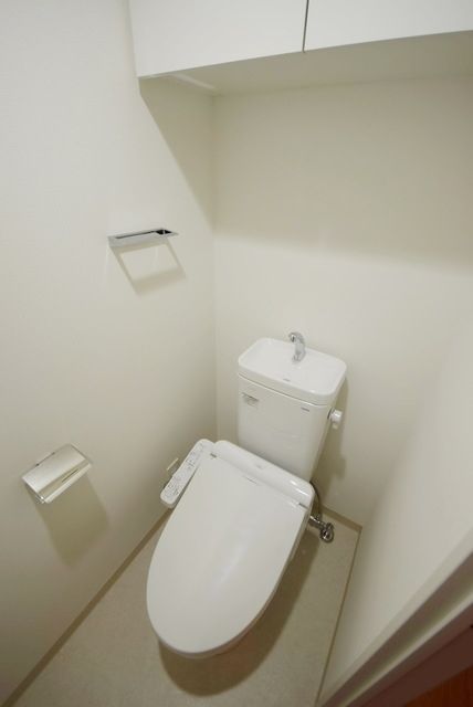 東武亀戸線 小村井駅 徒歩5分 10階建 築7年のトイレ写真