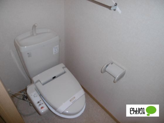 リビングタウン南仙北 Eのトイレ写真