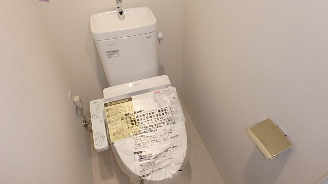 地下鉄谷町線 南森町駅 徒歩5分 13階建 築8年のトイレ写真