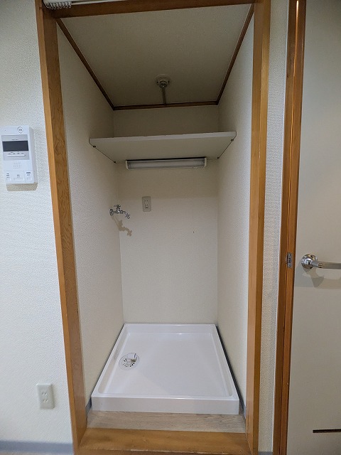 収納　同物件別号室の写真です。