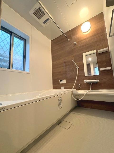 富雄元町1丁目戸建の風呂写真