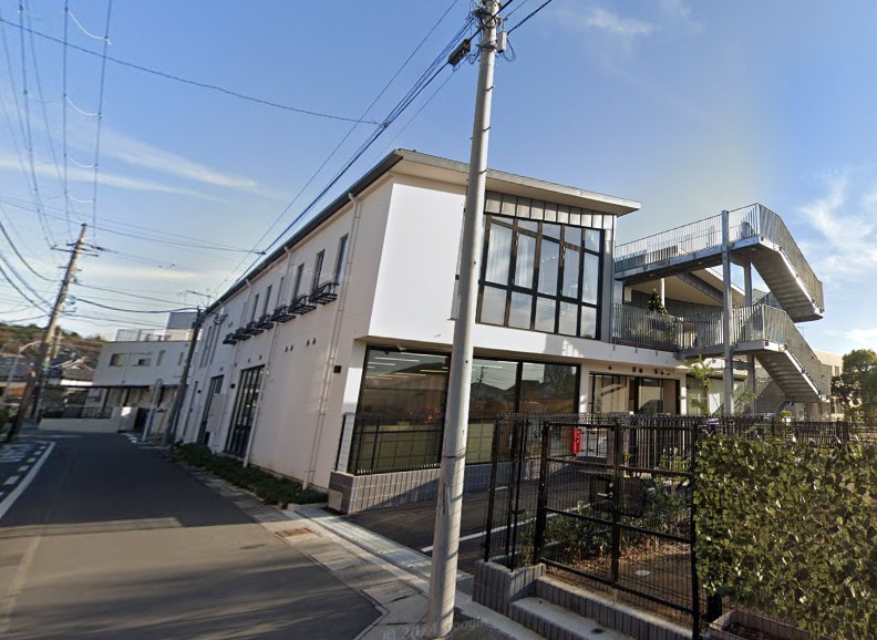 幼稚園・保育園　幼保連携型認定こども園アイリス幼稚園（幼稚園・保育園）まで269m