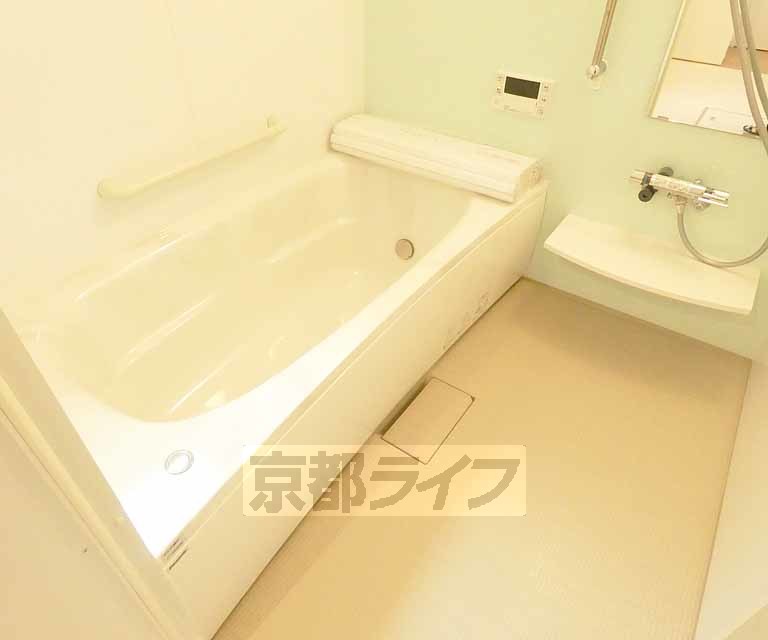 バス・シャワールーム　きれいなお風呂です。