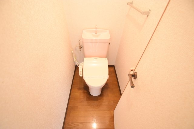 ＪＲ牟岐線 阿波赤石駅 徒歩23分 2階建 築33年のトイレ写真