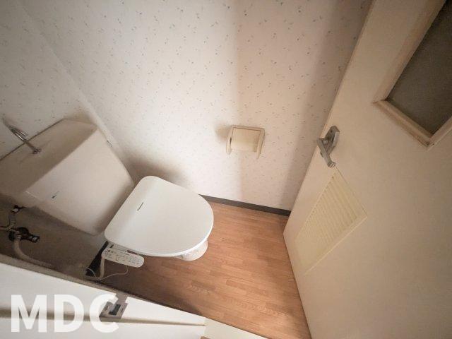 ＪＲ牟岐線 阿波富田駅 徒歩12分 7階建 築36年のトイレ写真