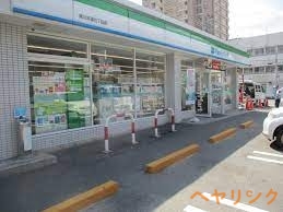 コンビニ　ファミリーマート黒川本通五丁目店（コンビニ）まで251m