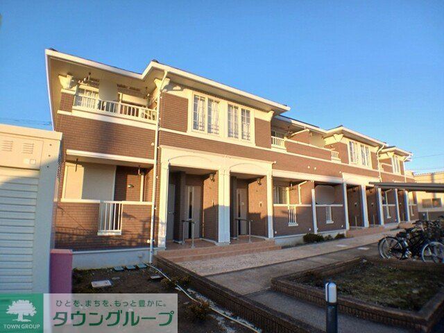 ＪＲ東海道本線 平塚駅 バス乗車時間：17分 最寄りバス停で下車 徒歩5分 築16年