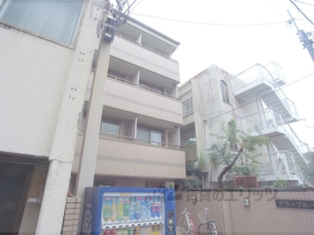 グランブルーの外観写真