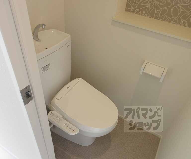 トイレ　清潔感のあるトイレです