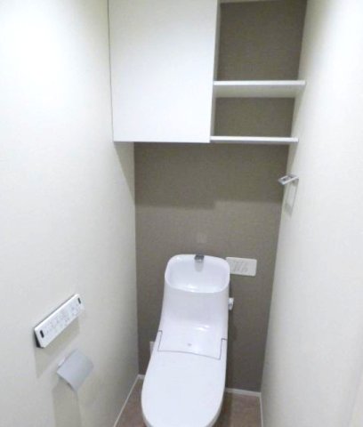 小田急線 向ケ丘遊園駅 徒歩12分 3階建 築3年のトイレ写真