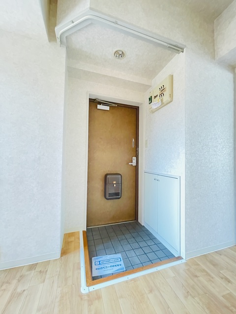 ファミール幸栄の玄関写真