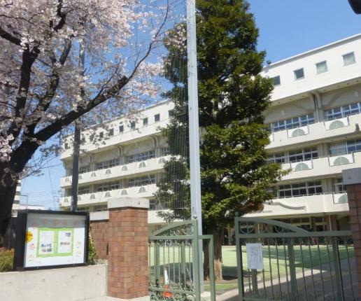 小学校　文京区立窪町小学校（小学校）まで532m