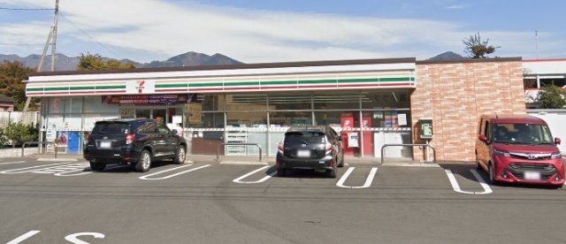 コンビニ　セブンイレブン秦野平沢北店（コンビニ）まで516m