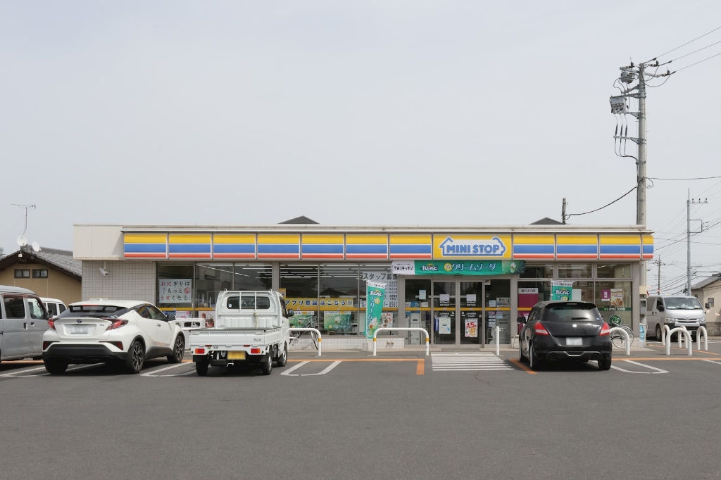 コンビニ　ミニストップ 前橋下新田店（コンビニ）まで353m