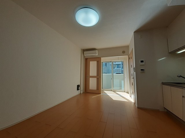 ロジェ白鷺の居間写真