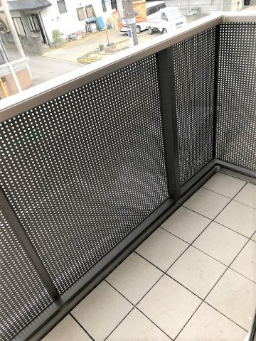 バルコニー　写真は同建物の別部屋を参考に掲載しております。