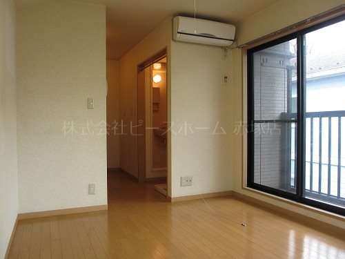 フォレスタ春日の居間写真