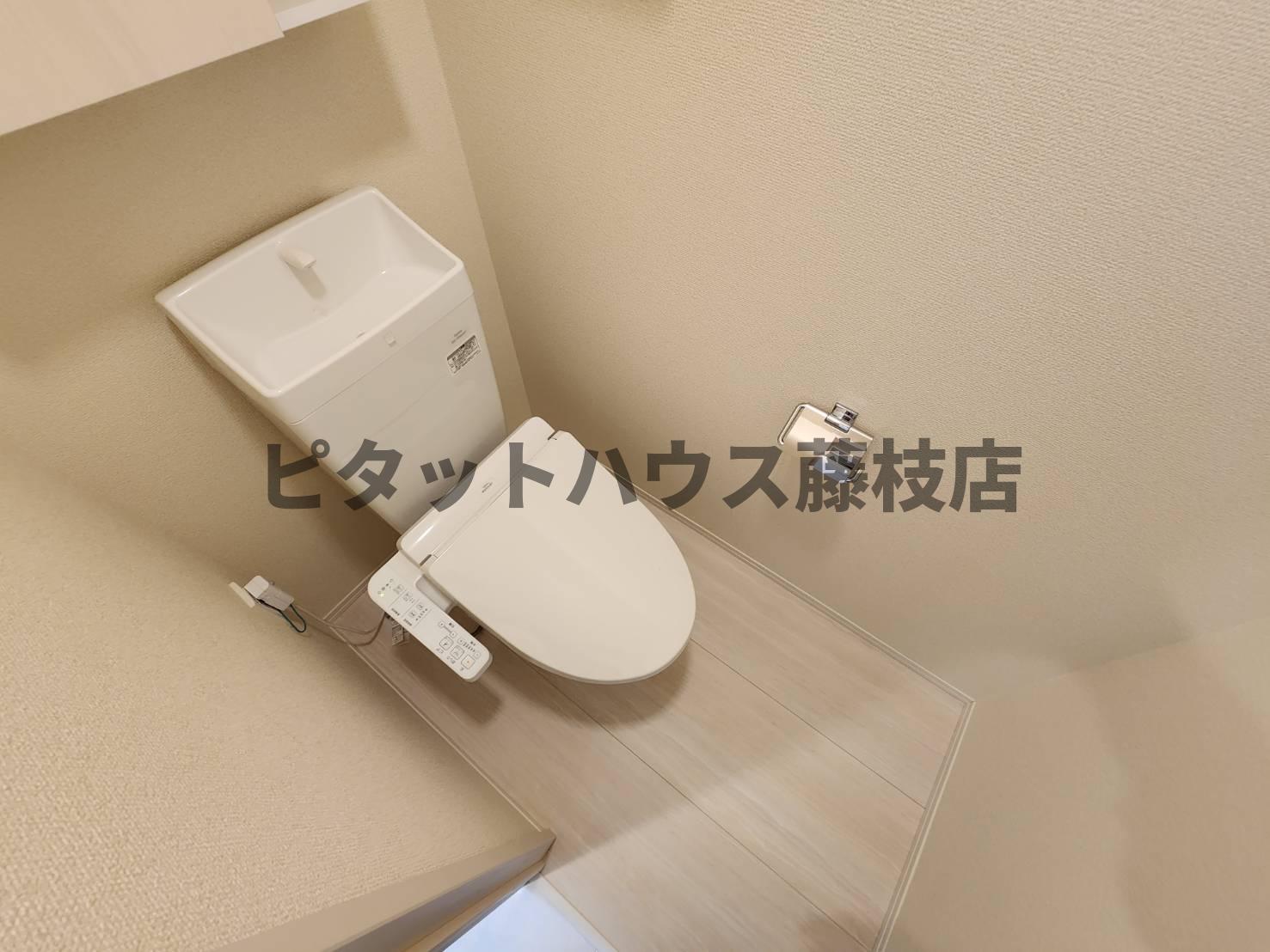 ＪＲ東海道本線 西焼津駅 徒歩10分 2階建 築4年のトイレ写真