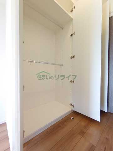収納　メイクス中野アジールコート
