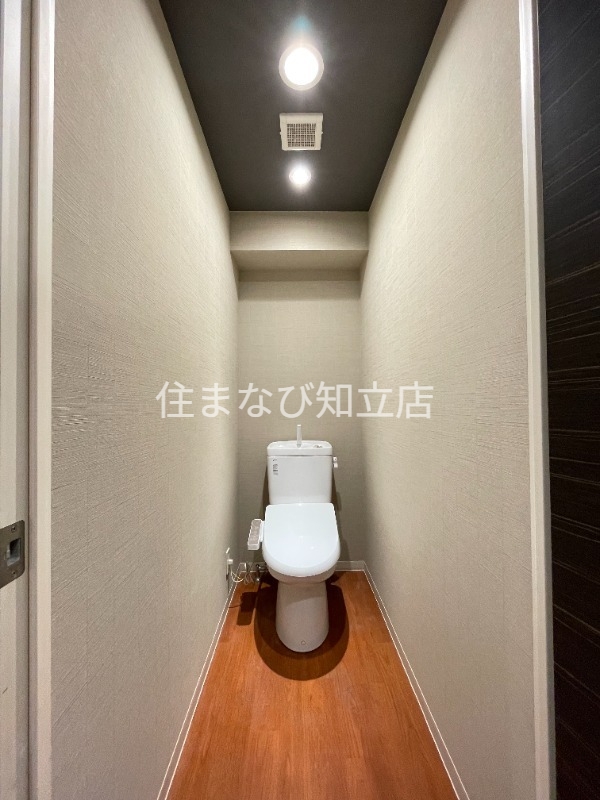 トイレ　同型タイプ（清掃前）