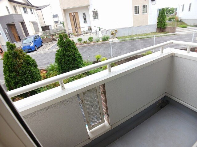 バルコニー　外からの目が気にならないバルコニーで洗濯物が干せます