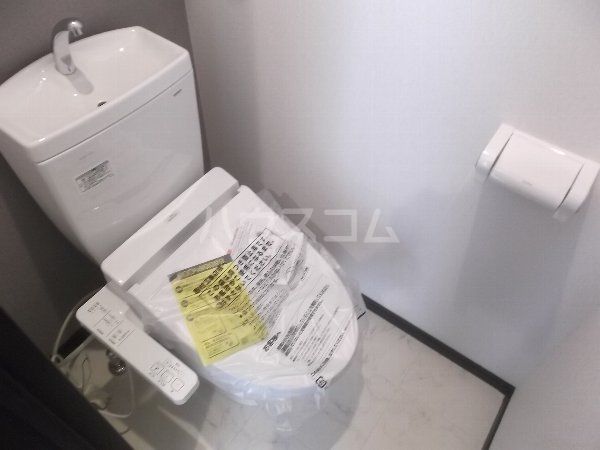 東京メトロ千代田線 綾瀬駅 徒歩2分 4階建 築10年のトイレ写真