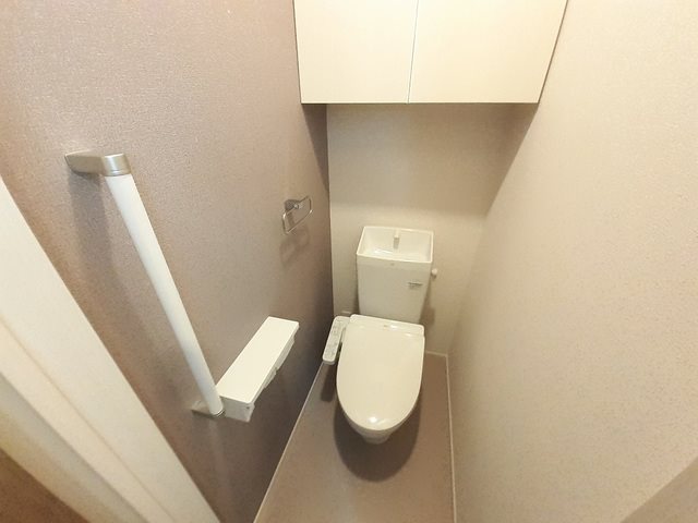 トイレ　※別号室の写真です。