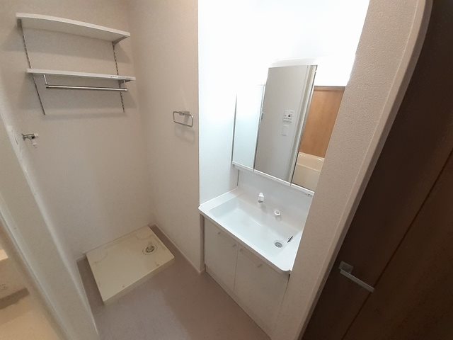 洗面設備　※別号室の写真です。