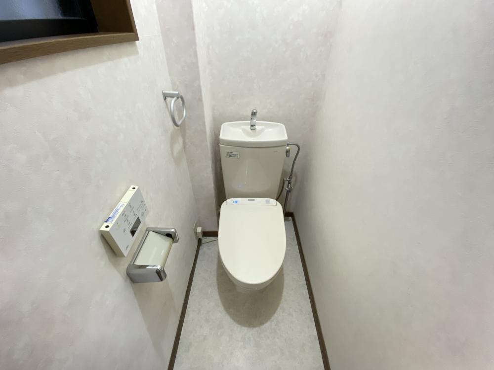 尼崎市上ノ島1丁目戸建てのトイレ写真