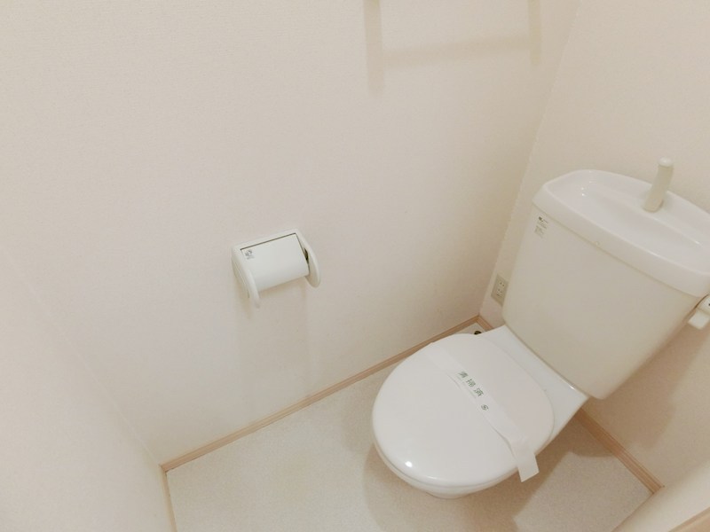 京成本線 江戸川駅 徒歩9分 2階建 築23年のトイレ写真