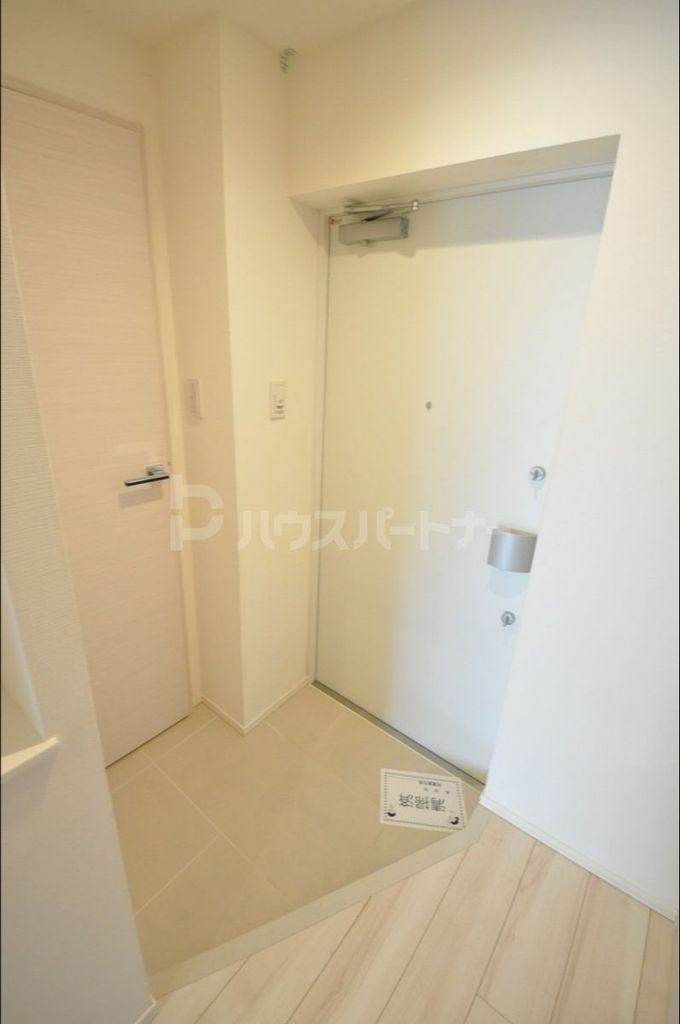 メイクスデザイン入谷アジールコートの玄関写真