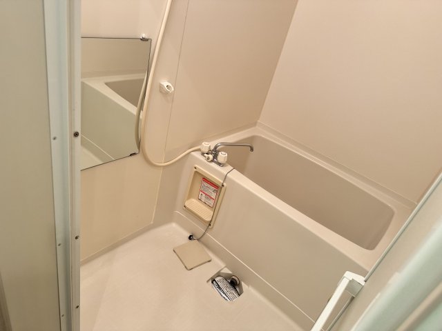 小田急線 柿生駅 徒歩5分 2階建 築24年の風呂写真