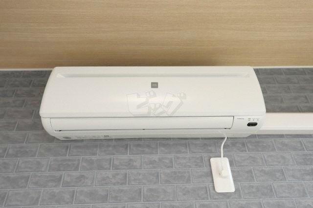 その他設備　夏もカラッと快適なエアコン付き♪