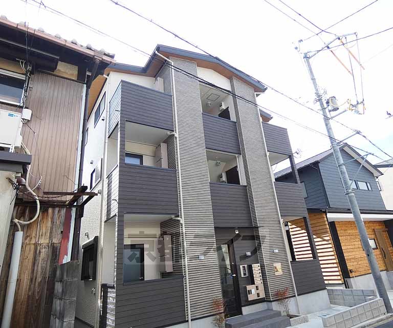 ハーモニーテラス墨染の外観写真