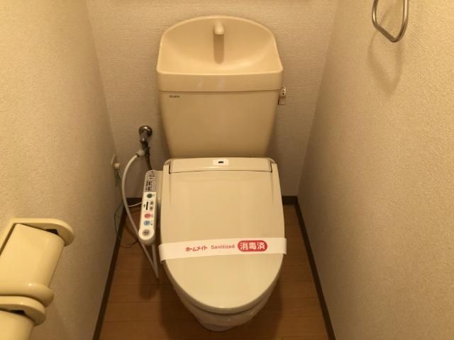 ガーデンヴィラTY・IIIのトイレ写真