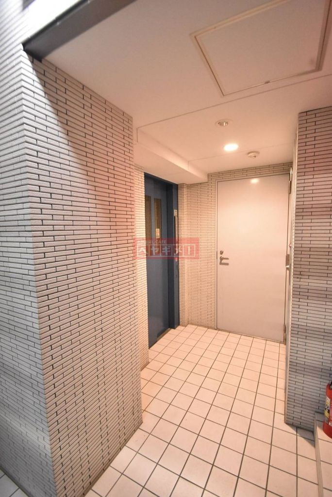 エントランス　エントランス／同建物参考写真