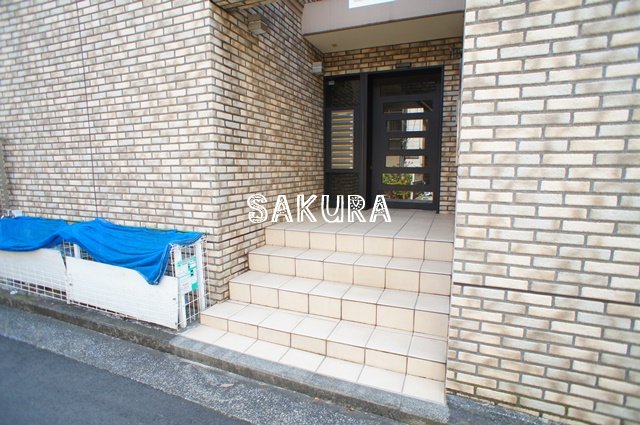 エントランス　管理の行き届いたエントランスです♪