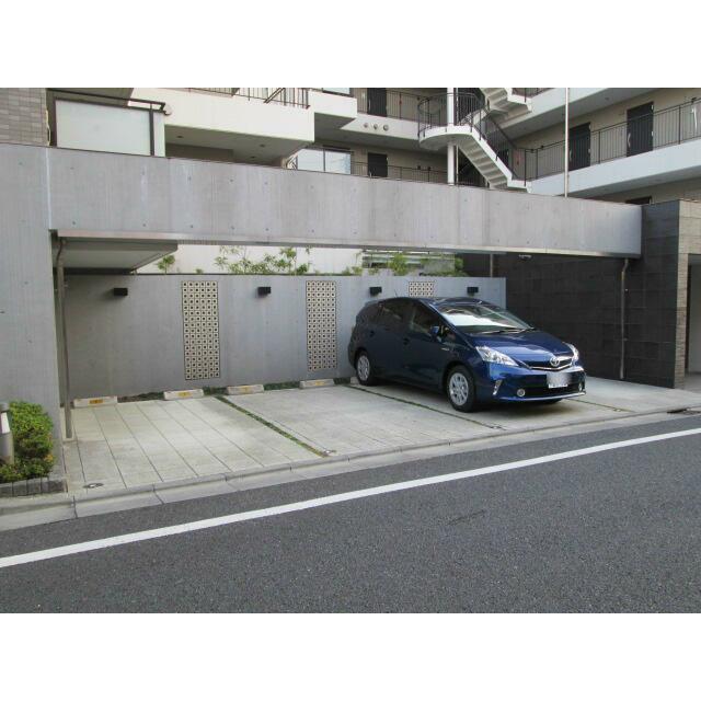 【世田谷区船橋のマンションの駐車場】