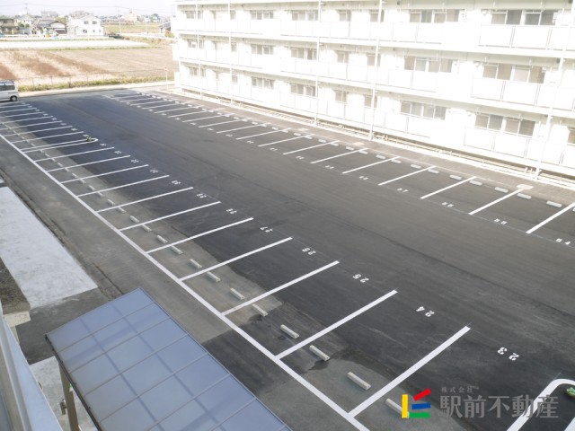 【サンコーポラス柳川Iの駐車場】