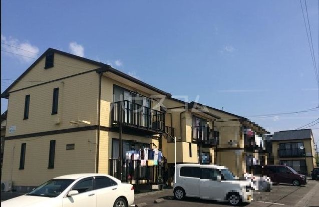 藤枝市平島のアパートの建物外観