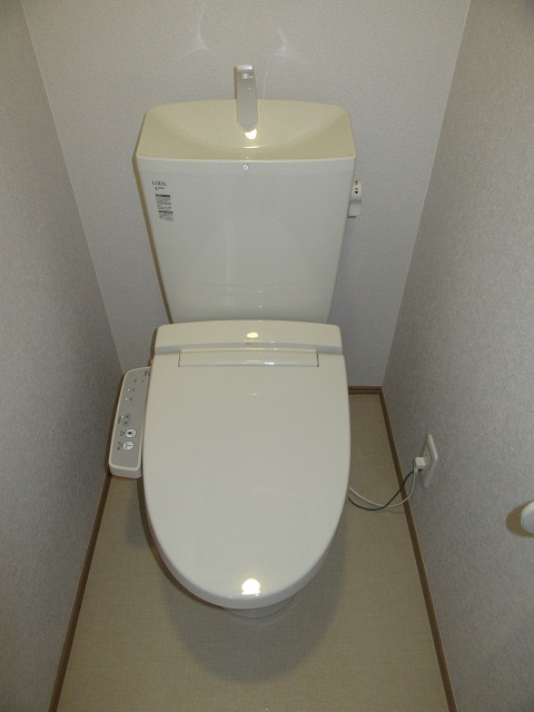 トイレ　205号室の写真を掲載しております