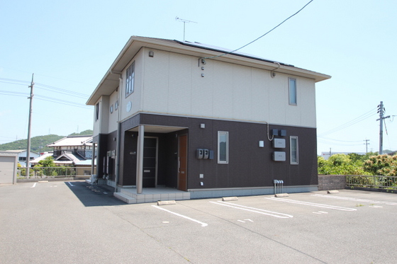 岡山市東区南古都のアパートの建物外観